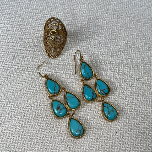 Gold-tone filigree ring, size 6.25 - Picture 3 of 7